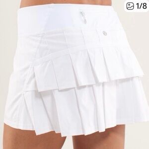 Lululemon 
Pace Rival Skirt – Tiered Ruffle 
Size 6
White
